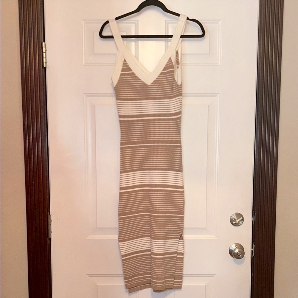 Willow & Wind Striped Tan/White Sleeveless Sweater Dress MED Stretch Knit Casual